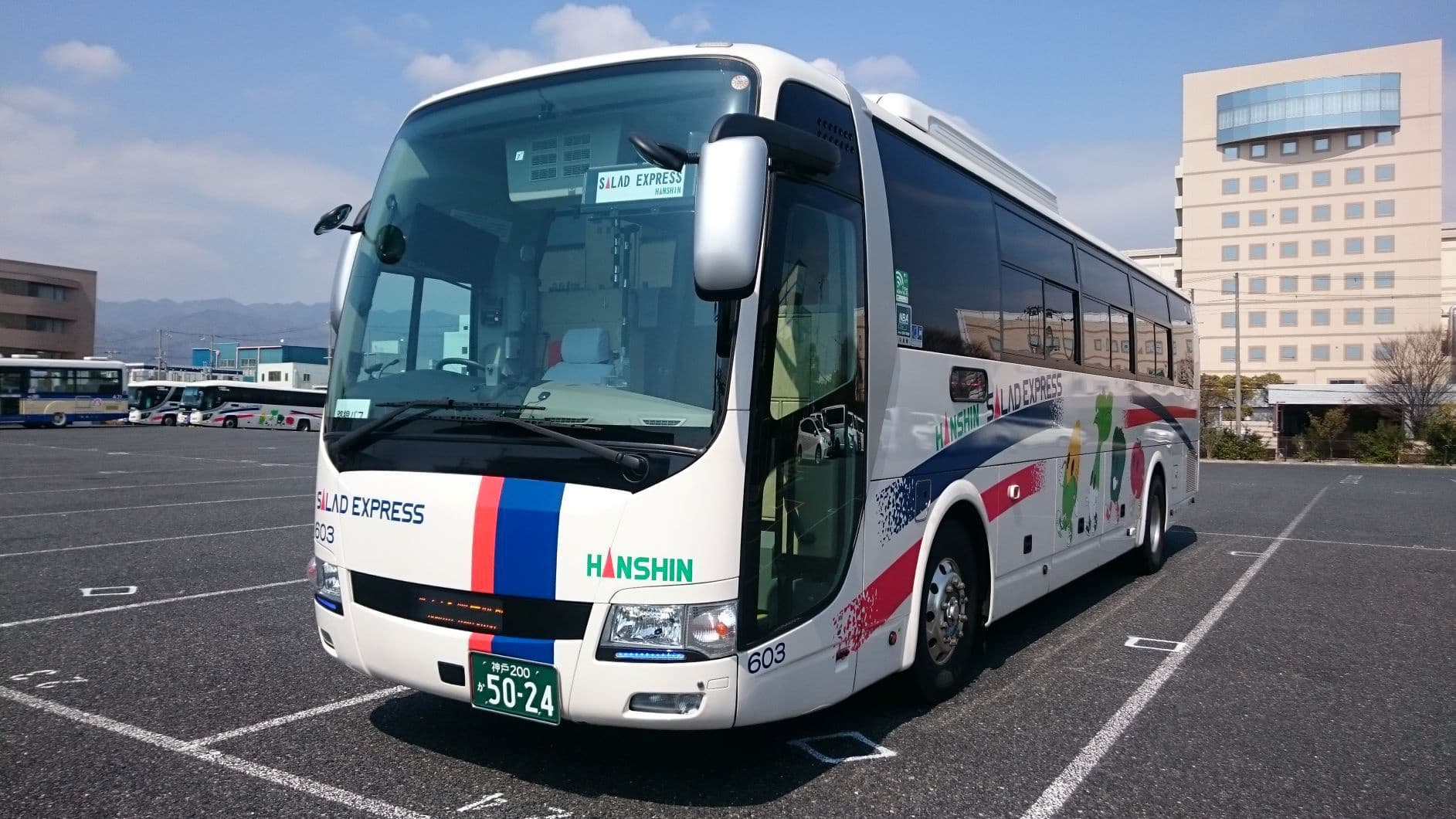 阪神バスの大型車全景